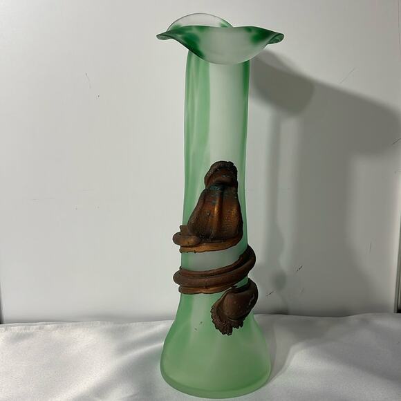 Hand Made Blown Glass Green Vase C13D Metal Engraved